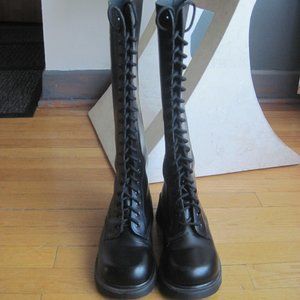 AUT VINTAGE WOMEN'S TALL 20 LACE EYES DR MARTENS 1420/92 BOOTS SIZE 7.5 ~BLACK~